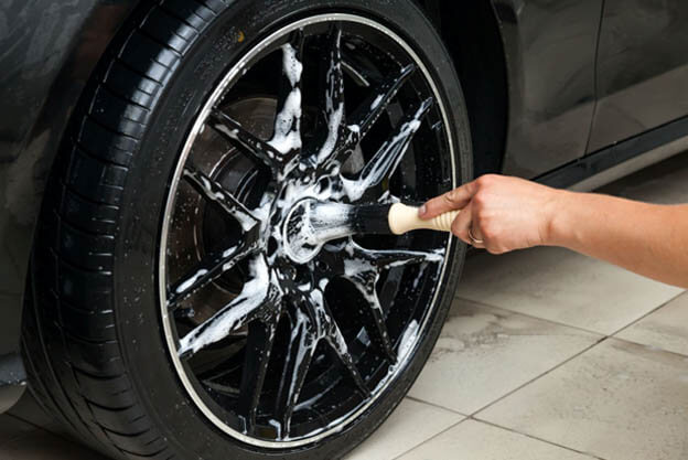 Cleaning-Brake-with-Soapy-Water