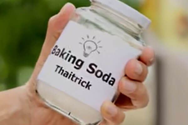Clean-Oxidized-with-Baking-Soda